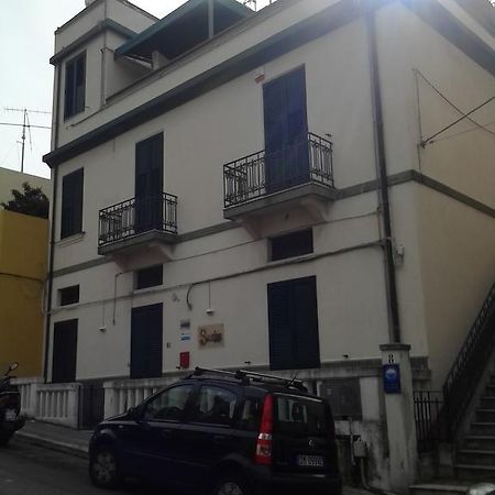 לינה וארוחת בוקר רג'יו די קאלאבריה La Casa Di Ermelinda מראה חיצוני תמונה