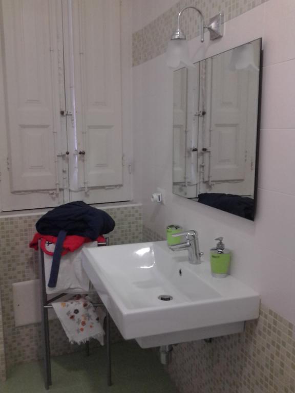 לינה וארוחת בוקר רג'יו די קאלאבריה La Casa Di Ermelinda מראה חיצוני תמונה