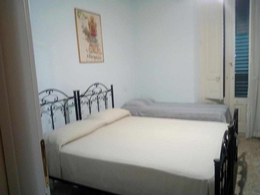 לינה וארוחת בוקר רג'יו די קאלאבריה La Casa Di Ermelinda מראה חיצוני תמונה